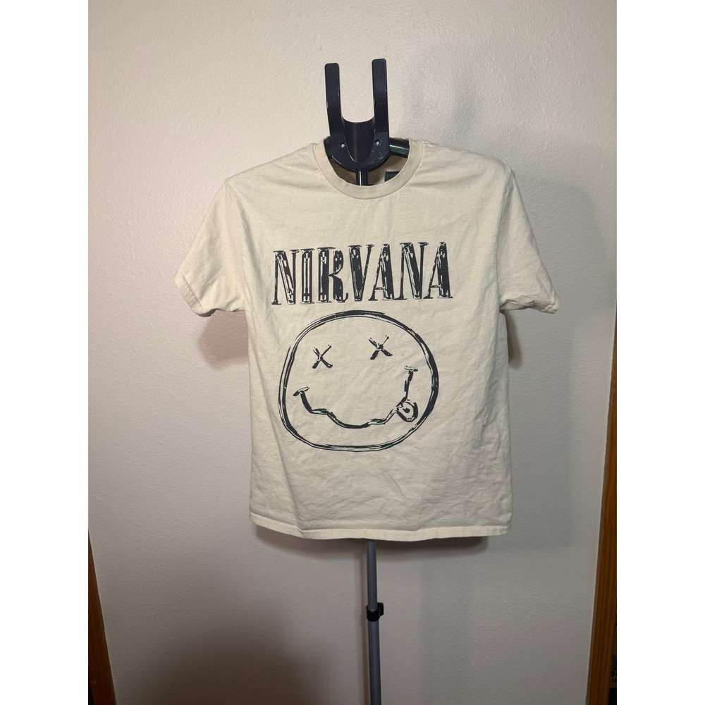 Nirvana‎ Smiley Face Graphic T-Shirt Mens Medium Cream Off White Rock Band Tee
